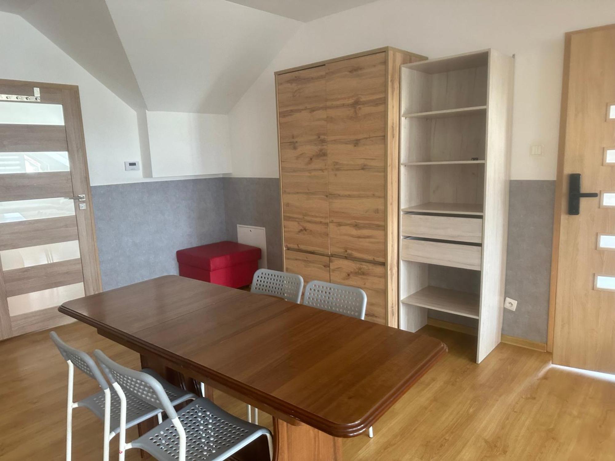 Hgs Home Noclegi Pracownicze Parking , Lazienki ゴジュフ・ヴィエルコポルスキ エクステリア 写真