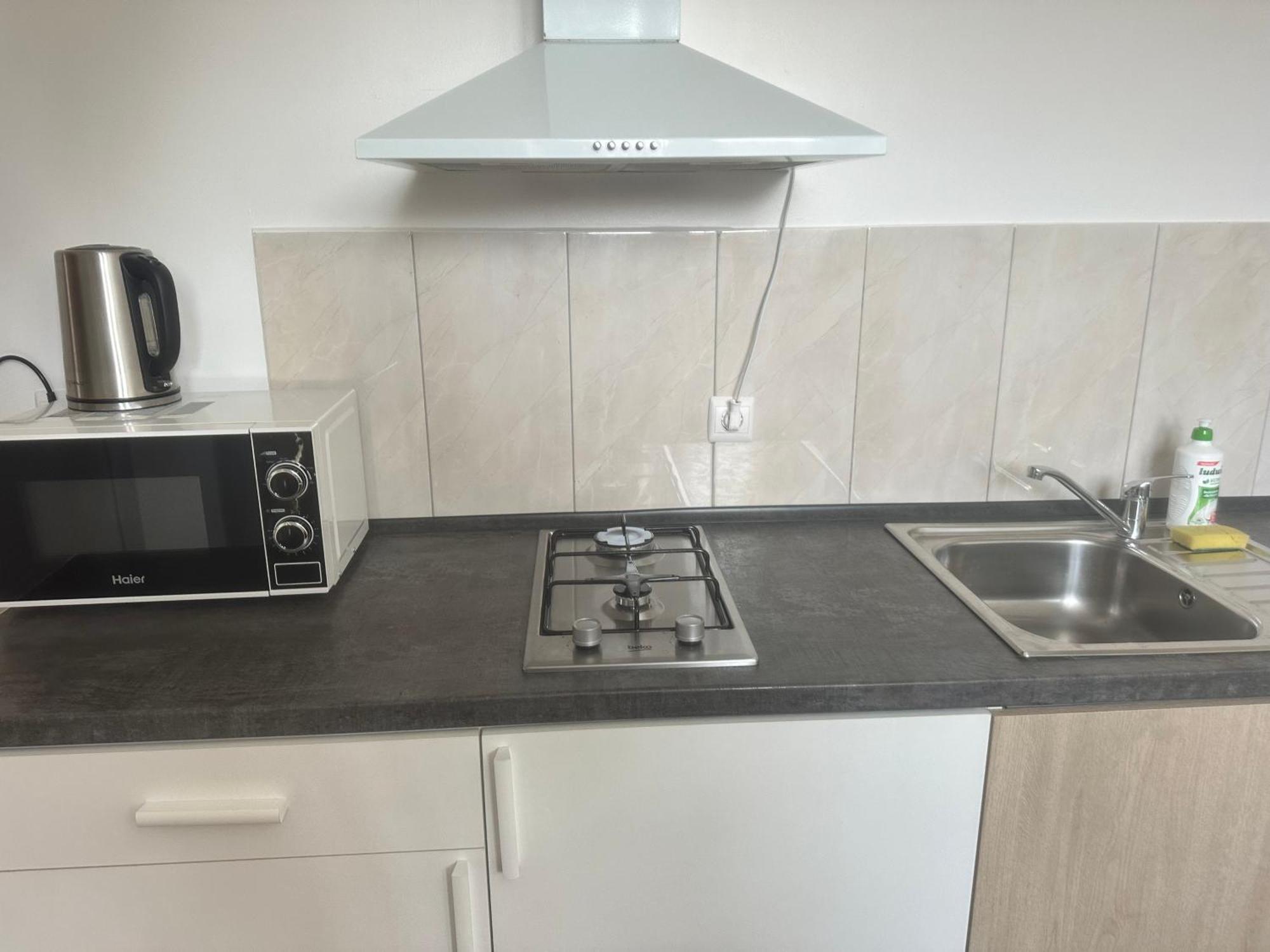 Hgs Home Noclegi Pracownicze Parking , Lazienki ゴジュフ・ヴィエルコポルスキ エクステリア 写真