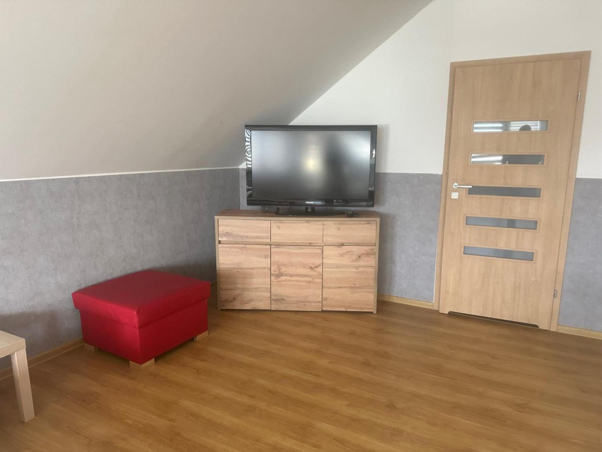 Hgs Home Noclegi Pracownicze Parking , Lazienki ゴジュフ・ヴィエルコポルスキ エクステリア 写真