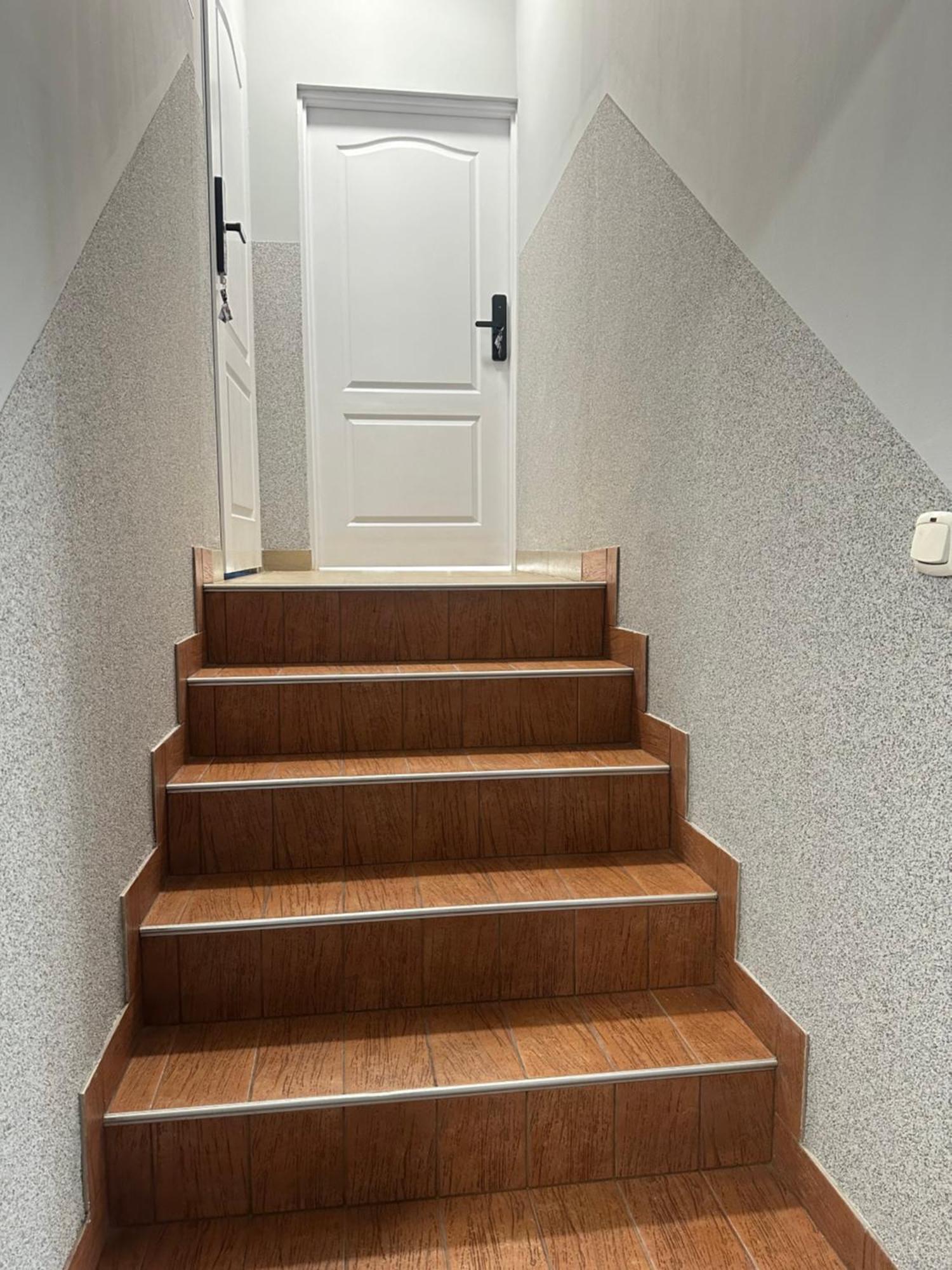 Hgs Home Noclegi Pracownicze Parking , Lazienki ゴジュフ・ヴィエルコポルスキ エクステリア 写真